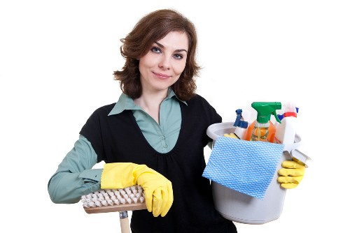 Quick first-response stain cleaning steps for fabric and upholstery